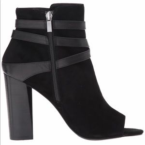 Pelle Moda Adrina Ankle Boot size 7.5